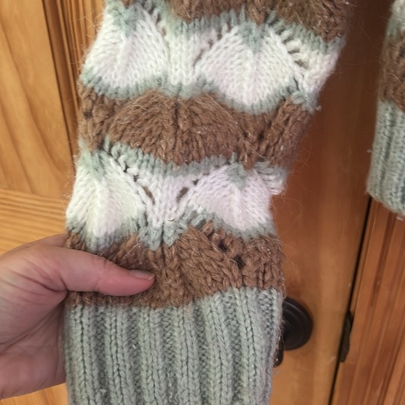 Zara Brown and Cream Crew Neck Sweater with Zigzag Pattern - Picture 5 of 7